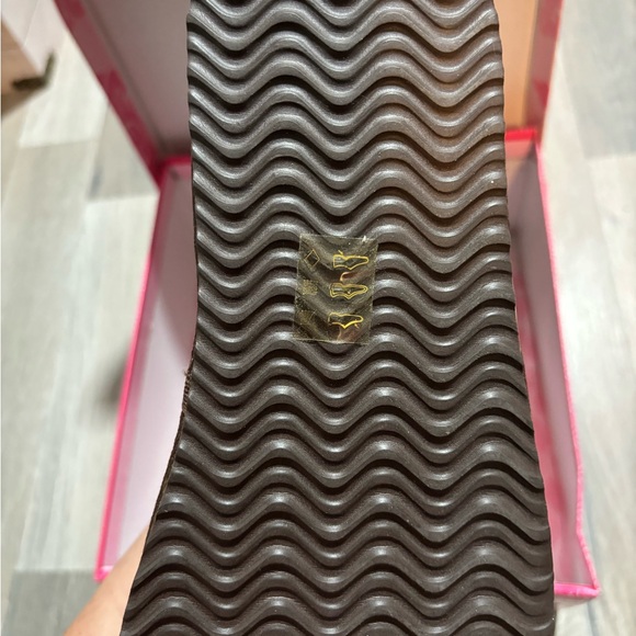 BNIB WANTED Ugg style boot - Picture 3 of 3